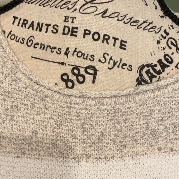 Striped Beige and White Women's Tunic Top Size Small Tall - Picture 5 of 6